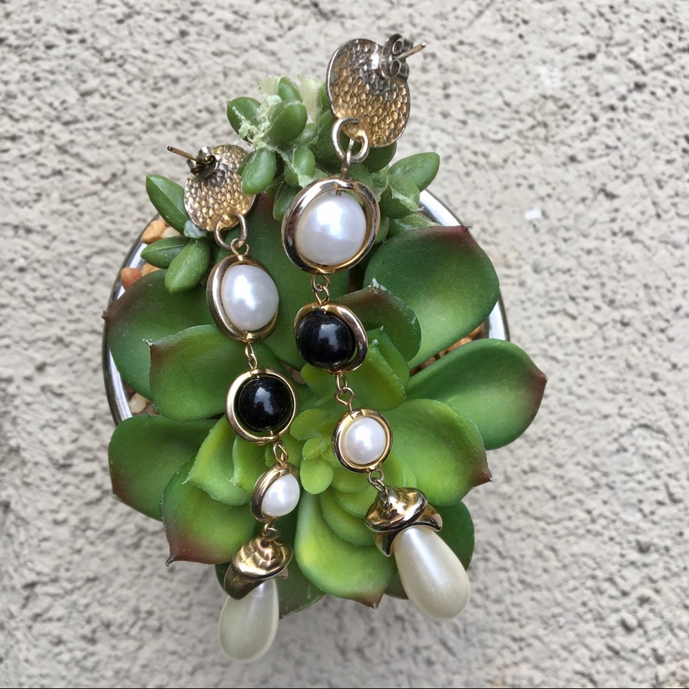 Black gold pearl medallion earrings long Aztec - Picture 4 of 4